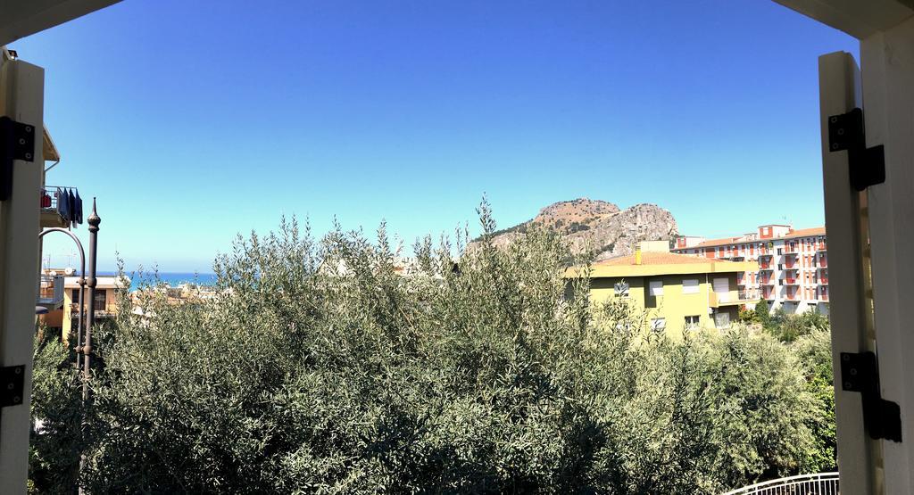 チェファル A Casa Della Nonna Bed & Breakfast エクステリア 写真